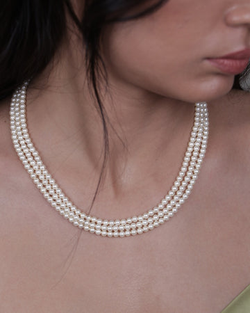 Classy Pearl Necklace