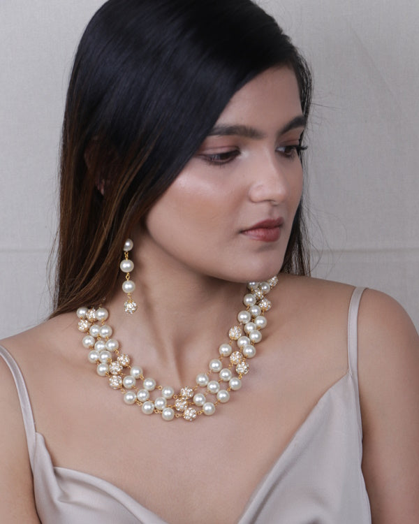 Gorgeous Pearl Crystal Choker Set