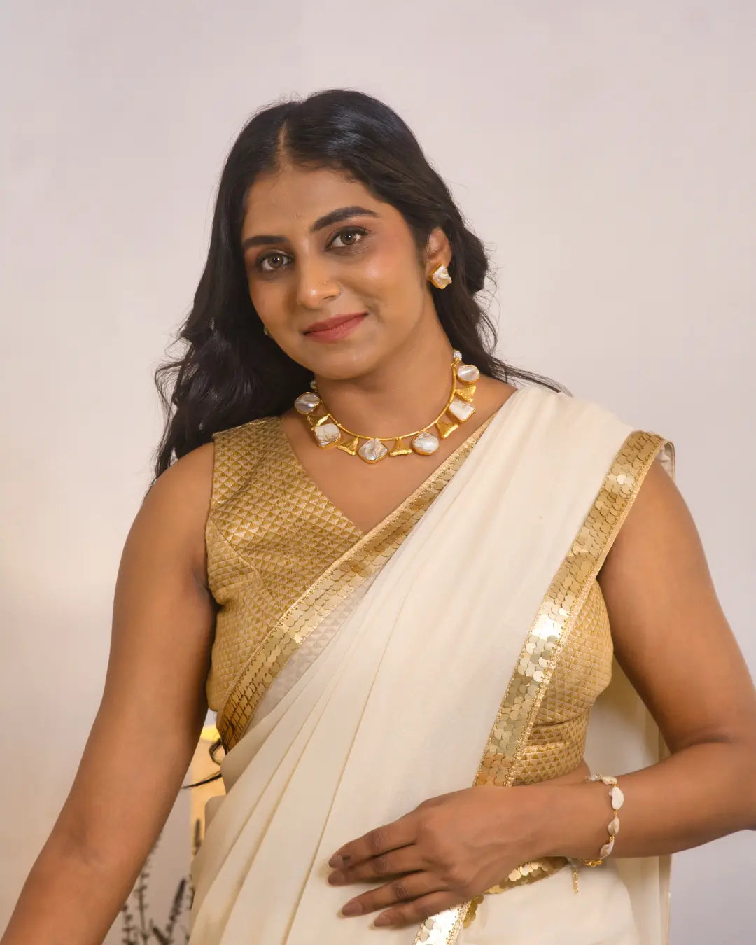 Short Mother of Pearl  Metallic Necklace