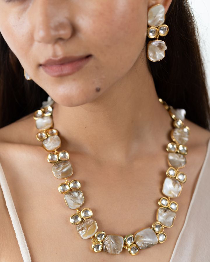 Gorgeous Mother of Pearls - Main Image