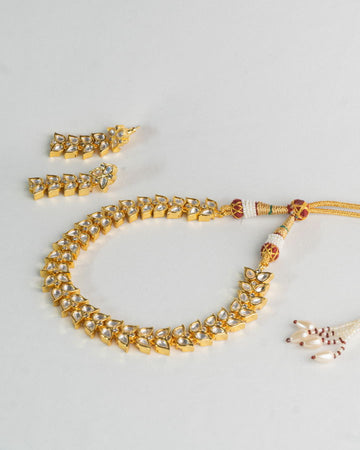 Leaf Shaped Kundan Necklace with Earring