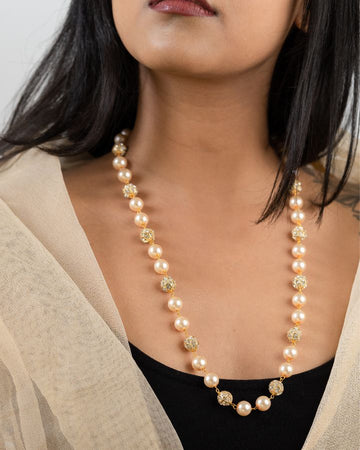 Shimmery Pearl Chain